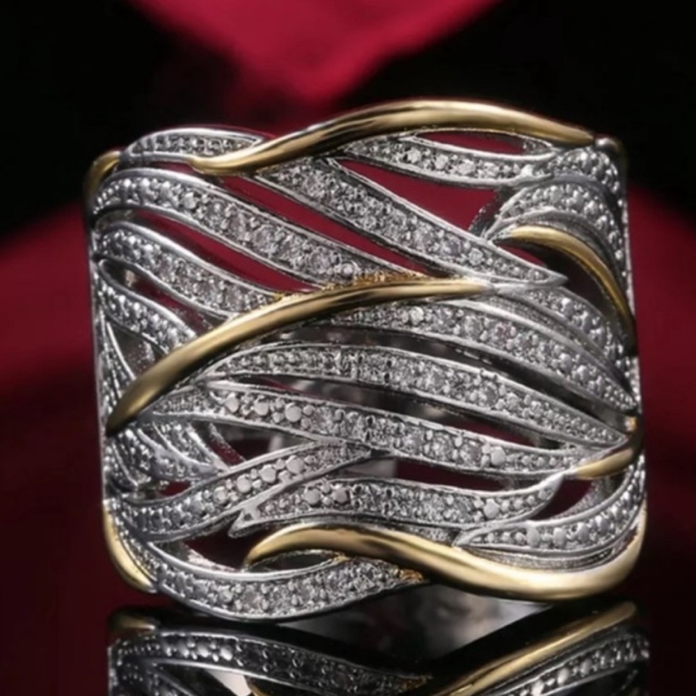 💍TWO TONE 925 STERLING SILVER DIAMOND HALO RING, CUTE RING, SHINY RING.